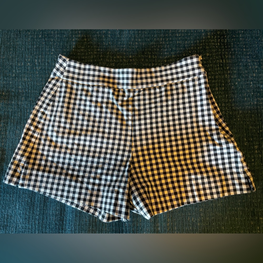 GAP Size 8 Black & White Gingham Shorts
